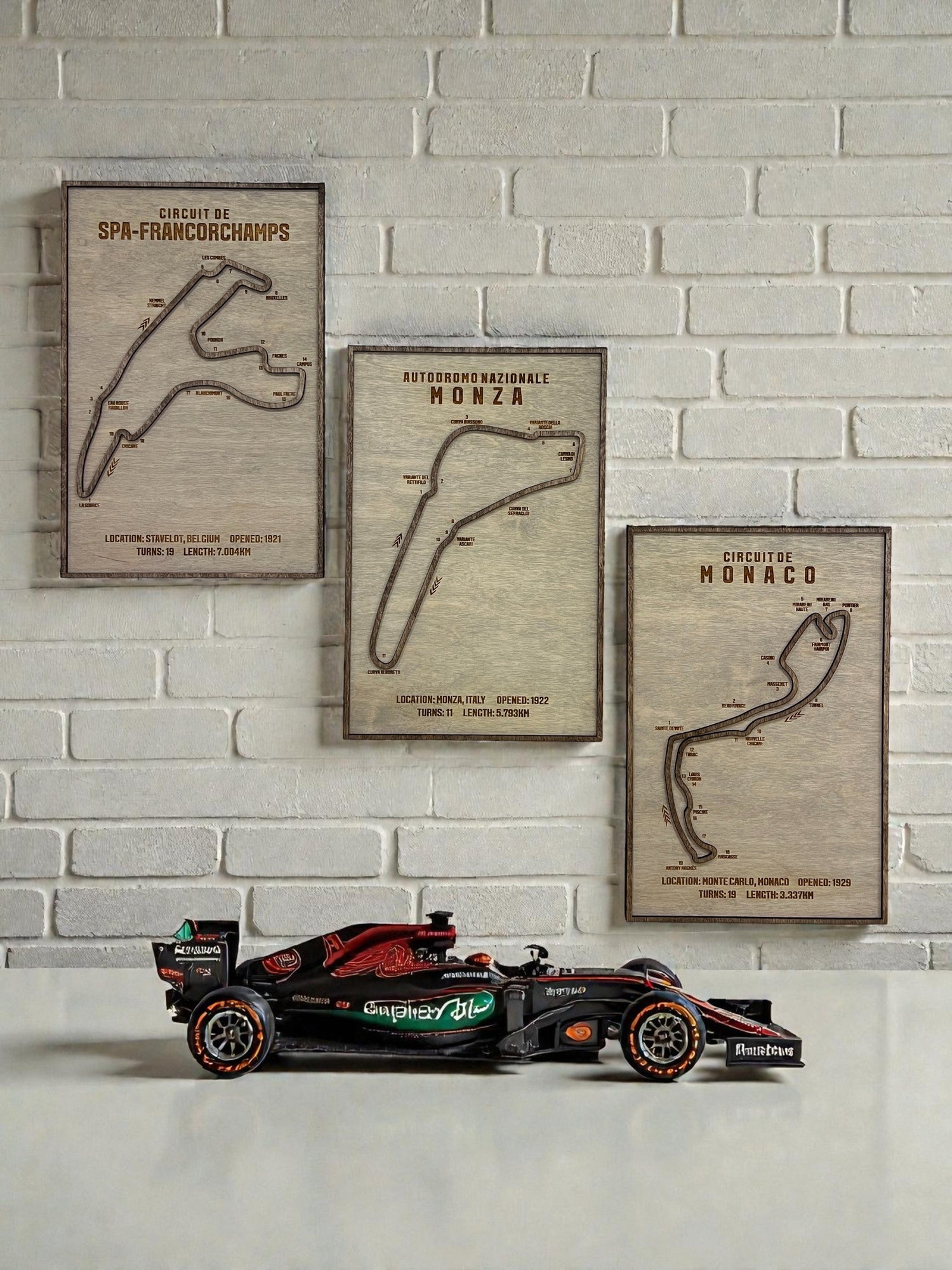WOODEN F1 RACETRACK MAPS